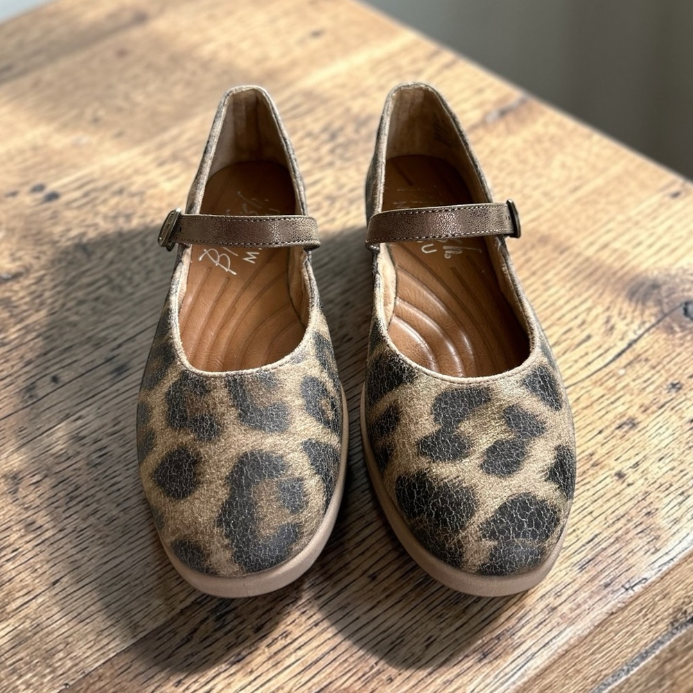 Leopard Print Flats with Brown Strap